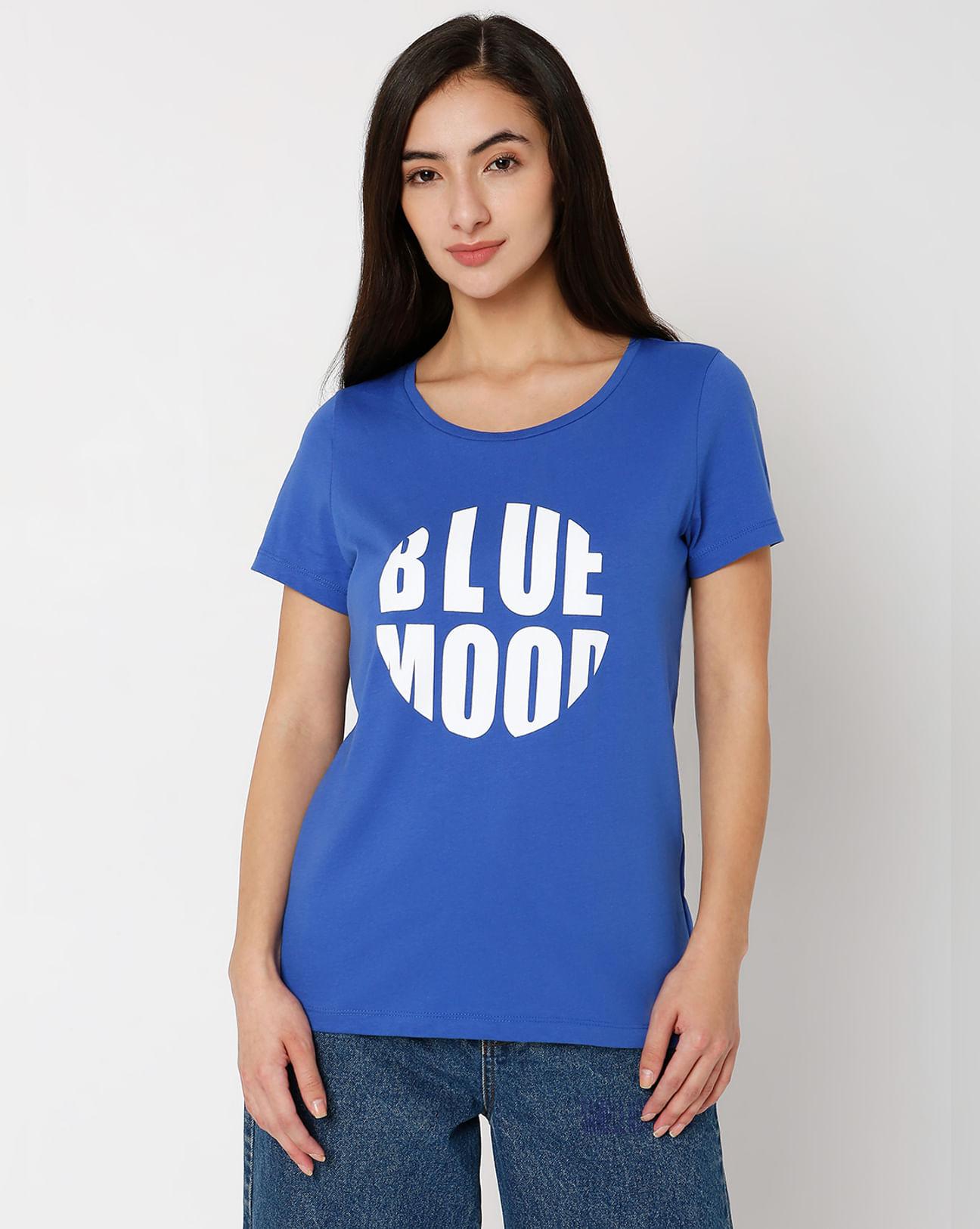 blue typographic print t-shirt