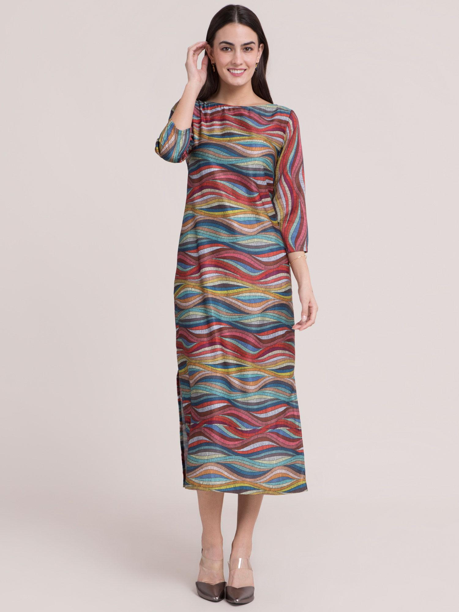 boat neck waves print shift dress- multicolour