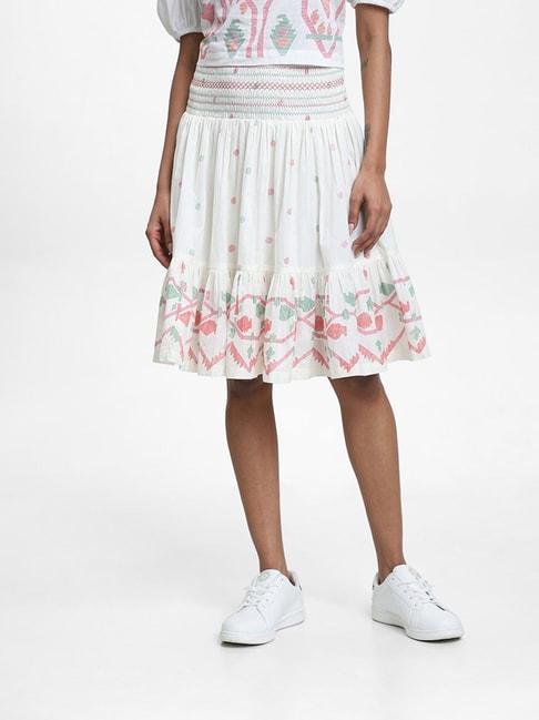 bombay paisley by westside printed off-white skirt