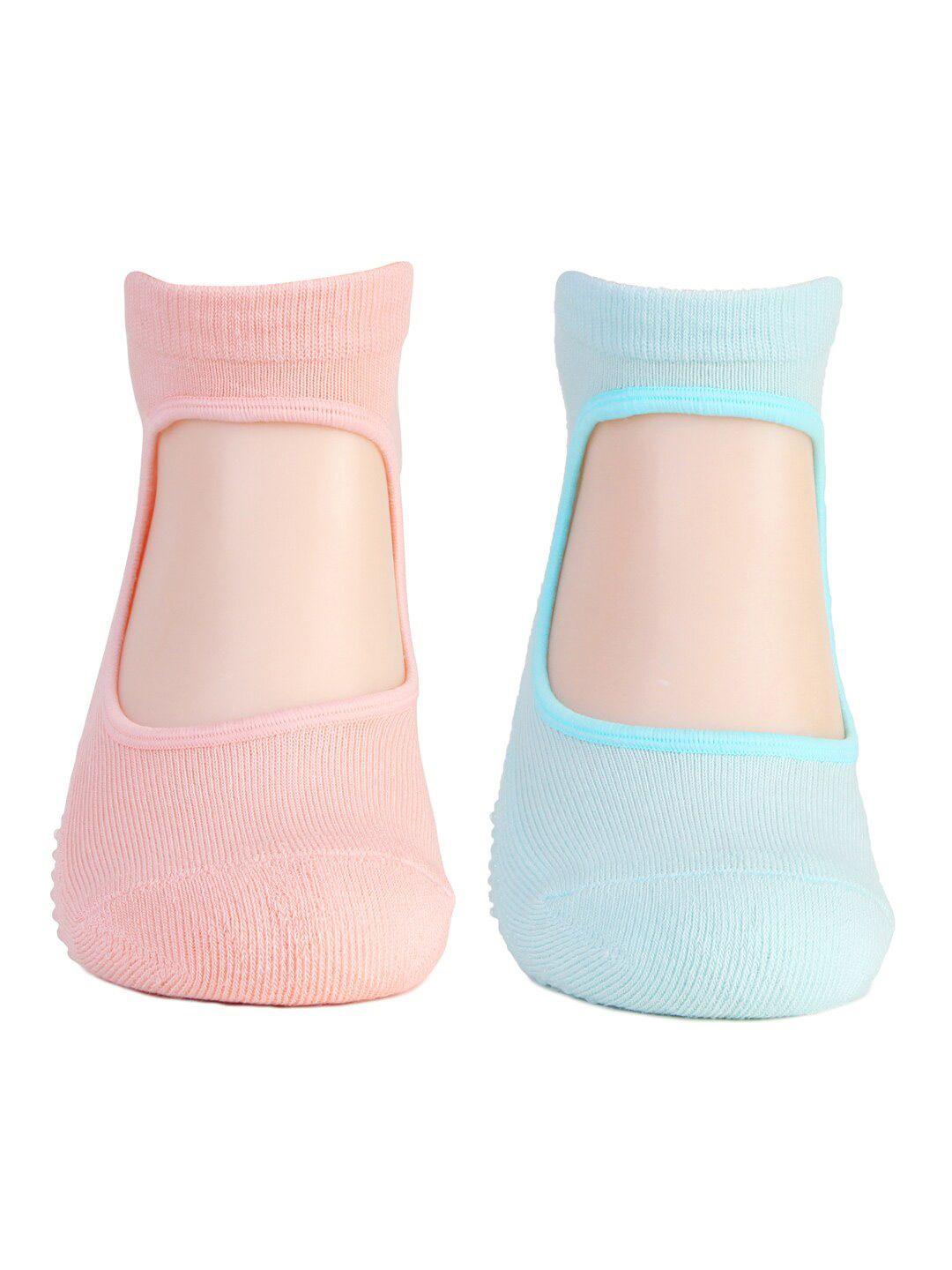 bonjour girls pack of 2 assorted anti skid ankle length socks