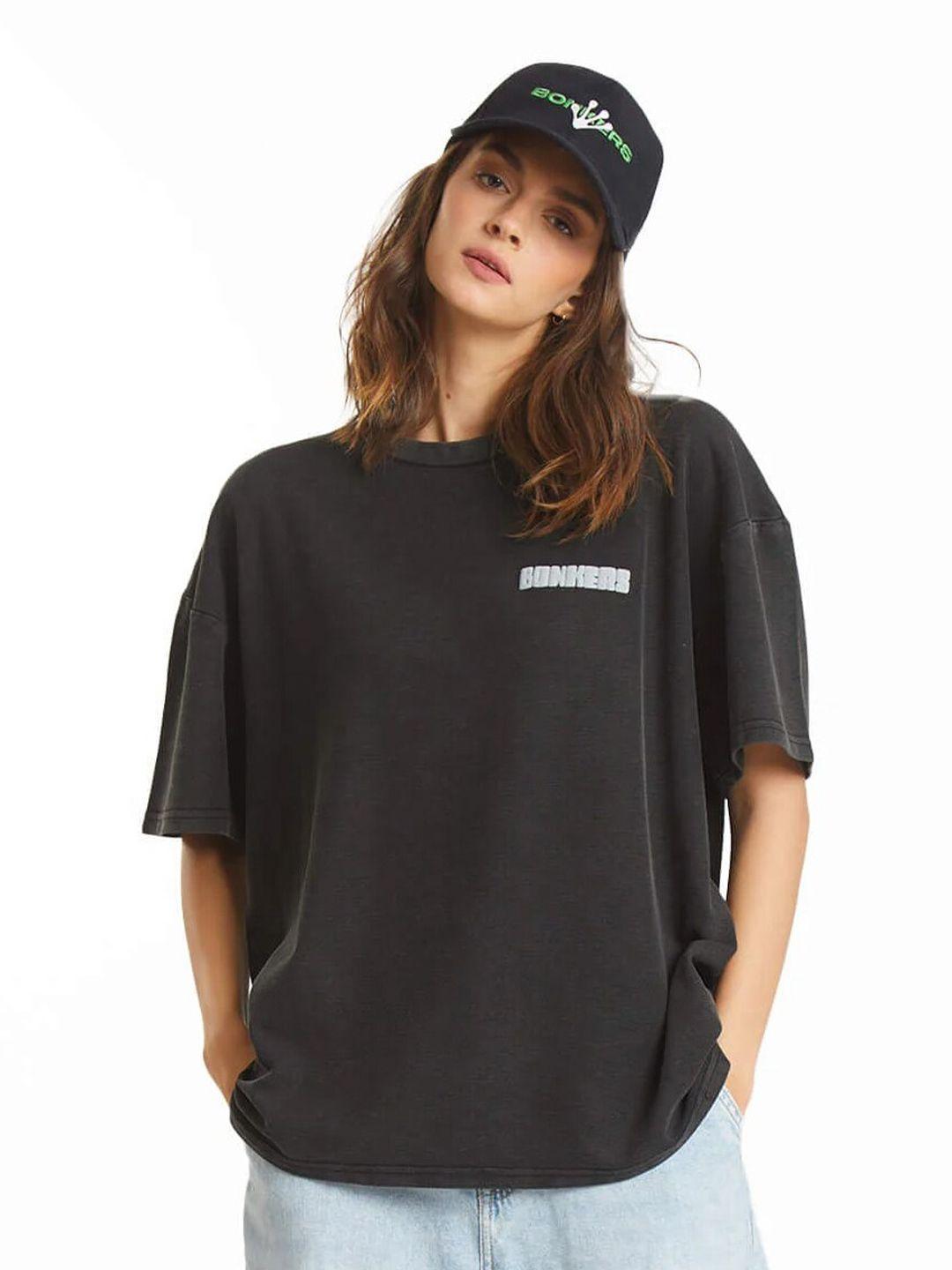 bonkers corner women black v-neck extended sleeves pockets loose t-shirt