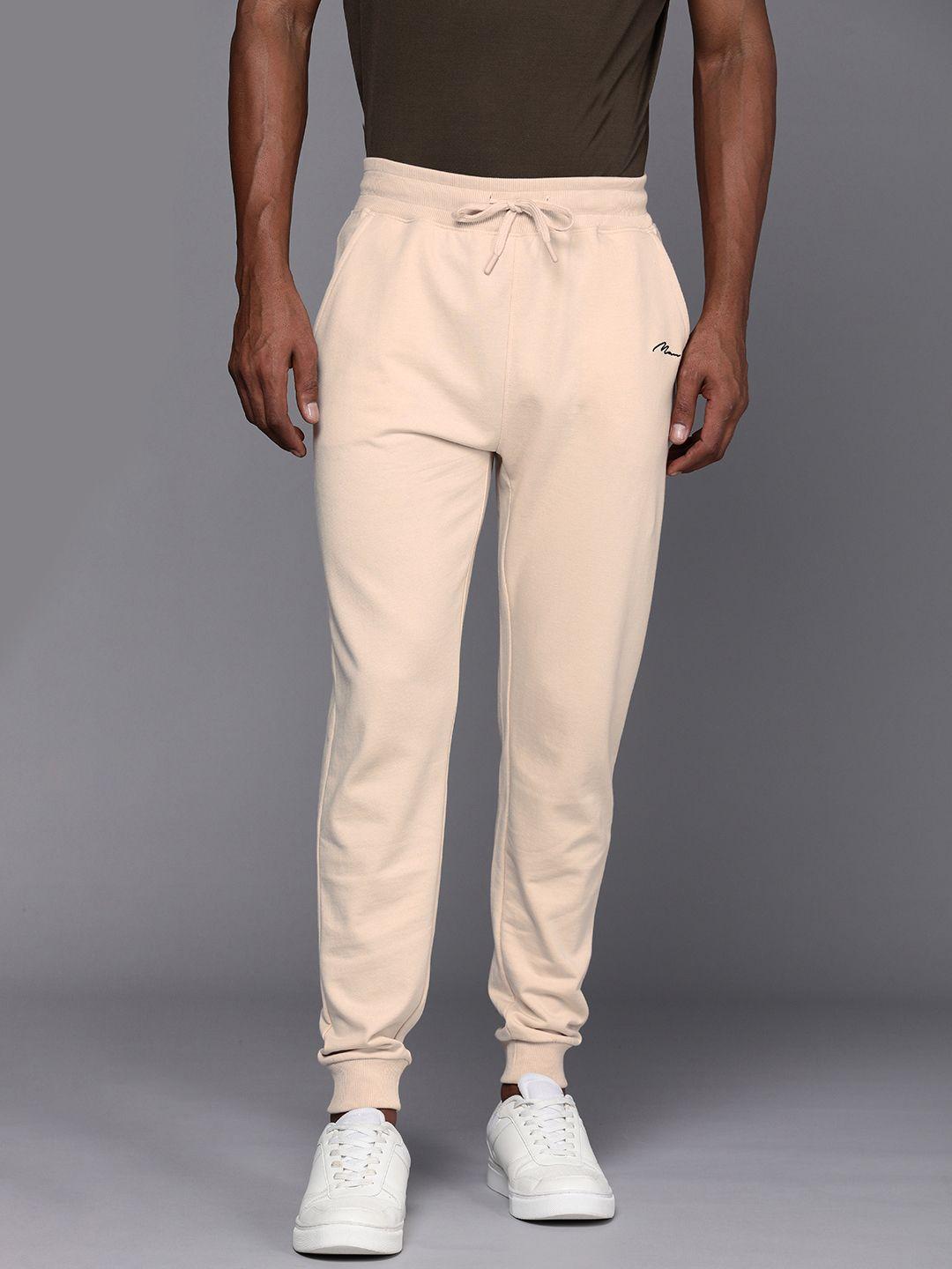 boohooman men mid-rise solid regular fit joggers