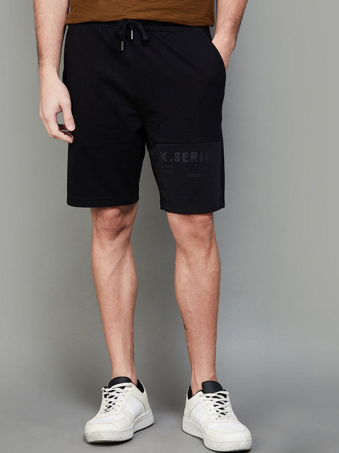 bossini men mid-rise regular shorts