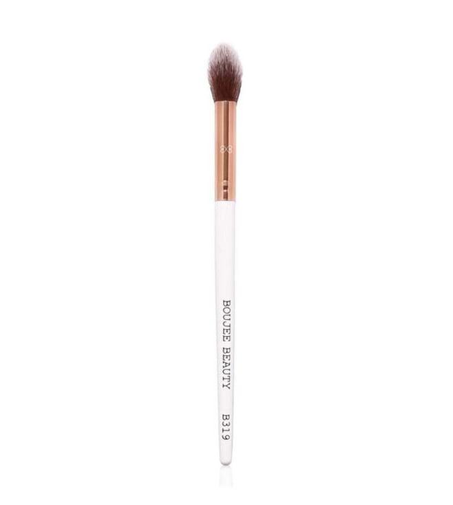 boujee beauty fluffy highlighter brush b319