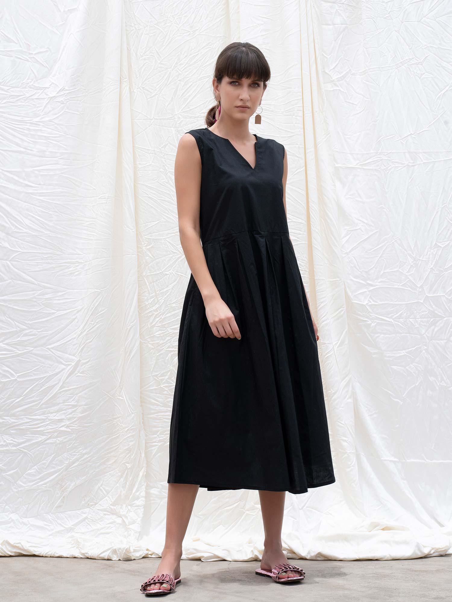 box pleated dress in cotton poplin-midnight black