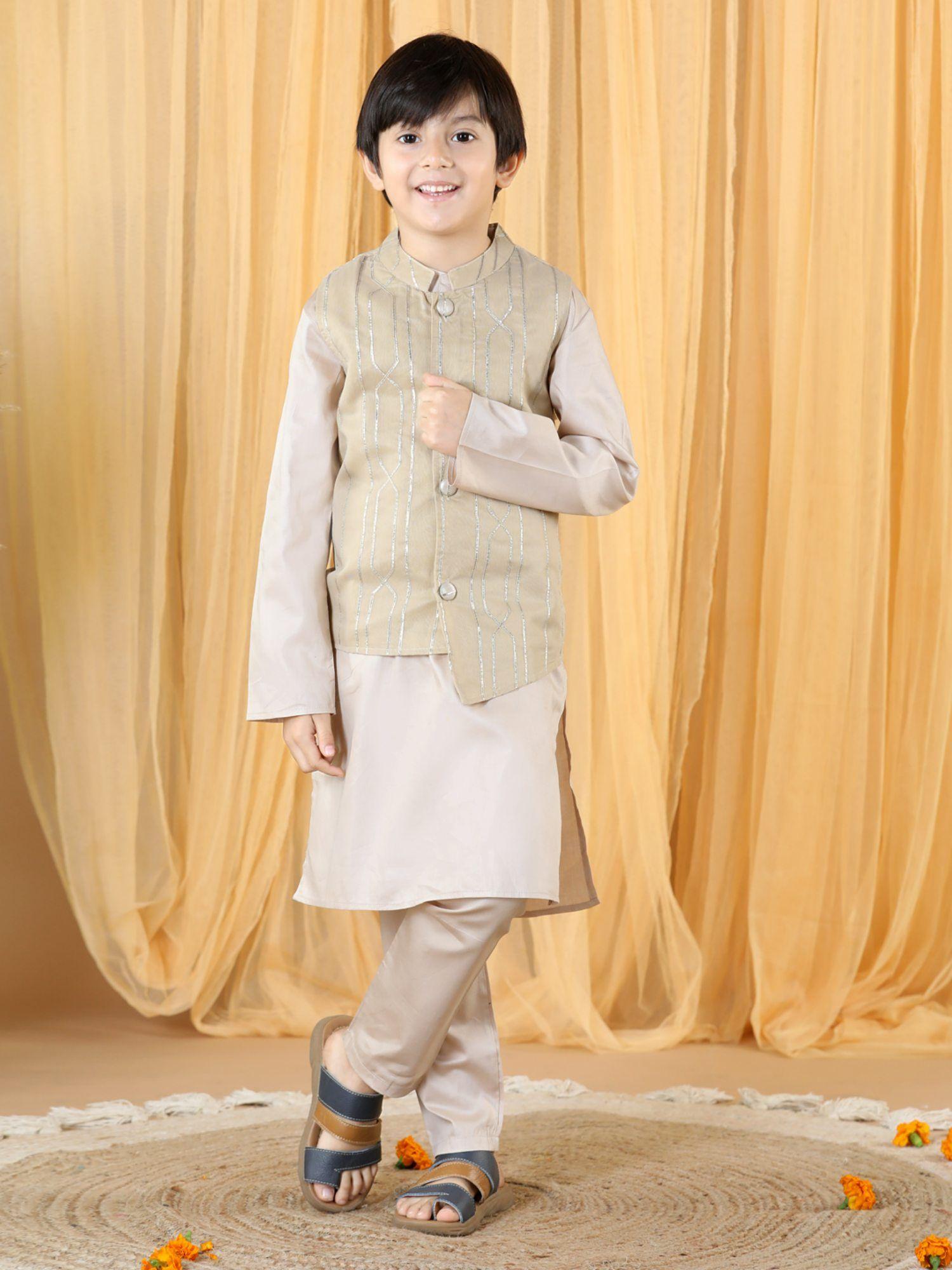 boy's nude kurta pyjama with gota lining jacket (set of 3)