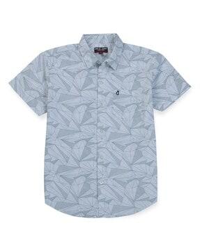 boys geometric print regular fit shirt with patch pocket