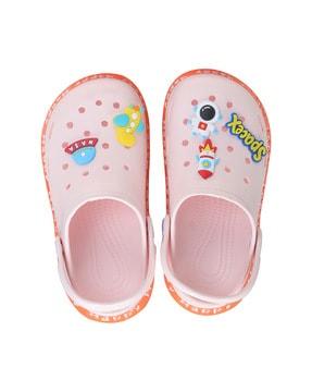 boys-perforated-slingback-clogs-with-appliques