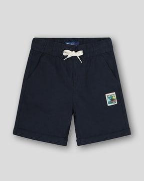 boys regular fit shorts with applique