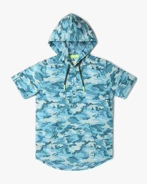 boys camouflage print slim fit hooded shirt