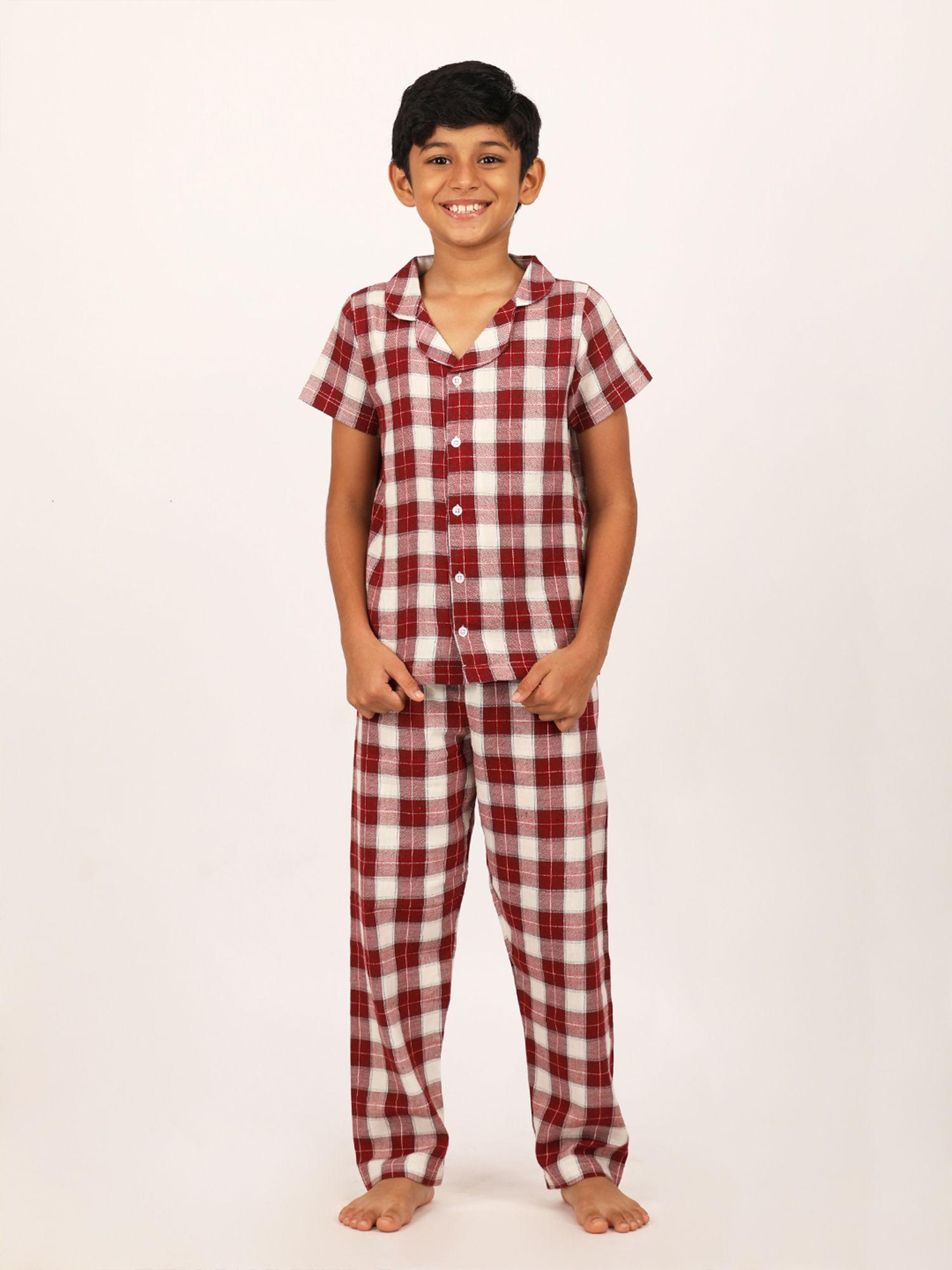 boys checked nightsuit (set of 2)