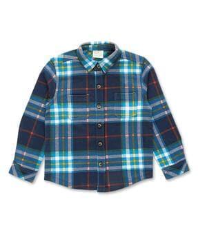 boys checked regular fit shirt with patch pockets