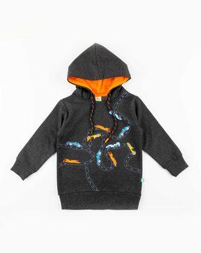 boys graphic print regular fit hoodie with full sleeves