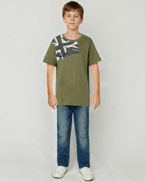 boys graphic print regular fit round-neck t-shirt