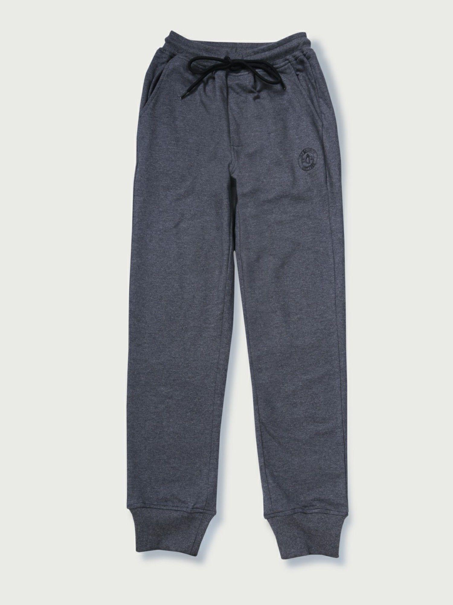 boys grey knitted solid track pant