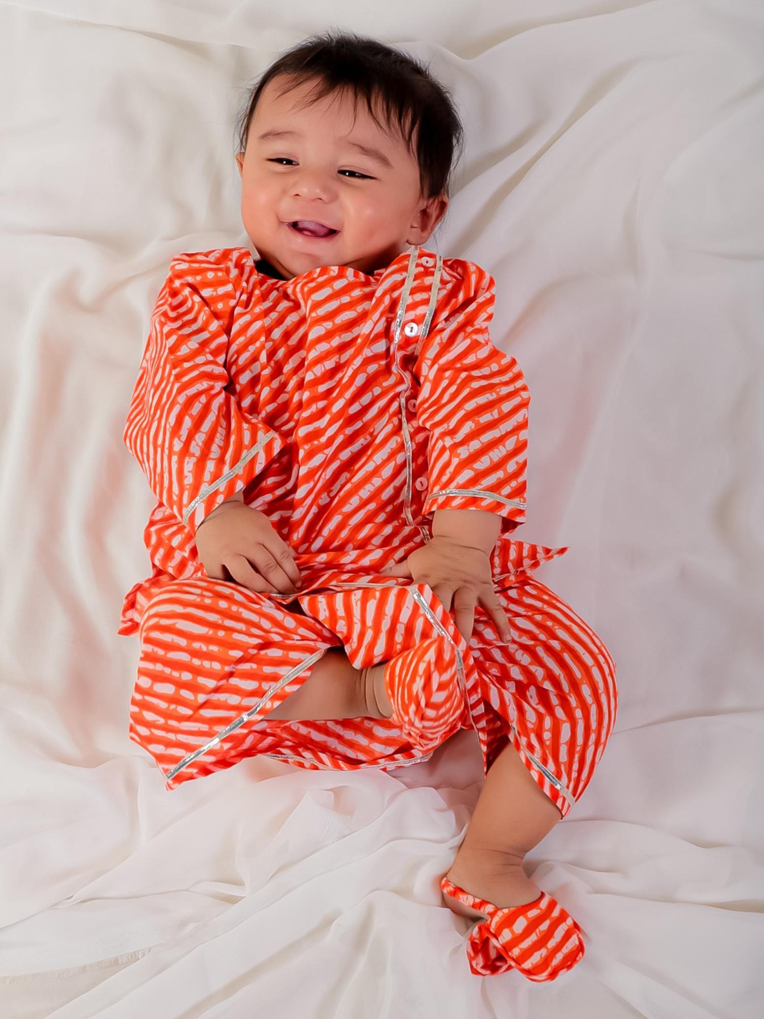 boys infant pure cotton leheriya print kurta dhoti with booties - orange (set of 3)