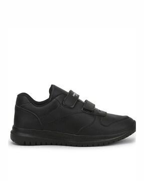boys low-top round-toe shoes