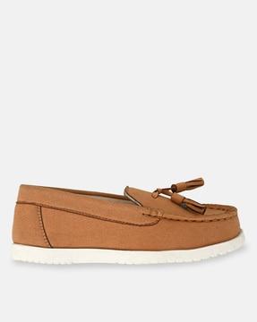 boys low-tops loafers with tassels