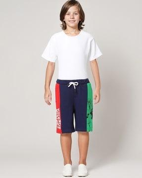 boys marvel print regular fit shorts