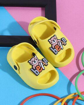 boys open-toe sling-back clogs with appliques