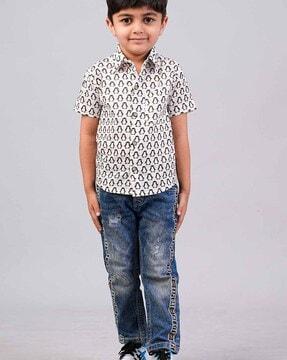 boys printed regular fit shirt with short sleeves