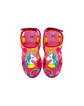 boys printed slip-on sandals with velcro closure