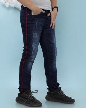 boys regular fit jeans with 5-pocket styling