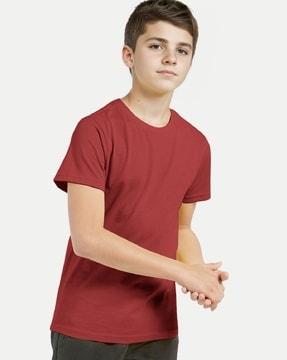 boys relaxed fit round-neck t-shirt