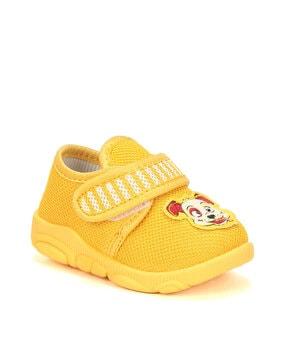 boys round-toe shoes with velcro closure