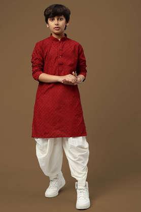 boys trend setting solid chikankari designer cotton kurta set - maroon