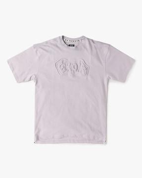 boys typographic-embossed relaxed fit crew-neck t-shirt