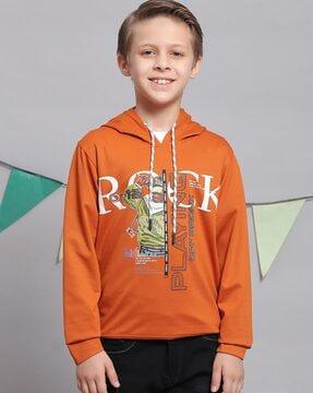 boys typographic print regular fit hooded t-shirt