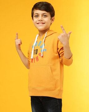 boys typographic print regular fit hoodie with kangaroo pocket