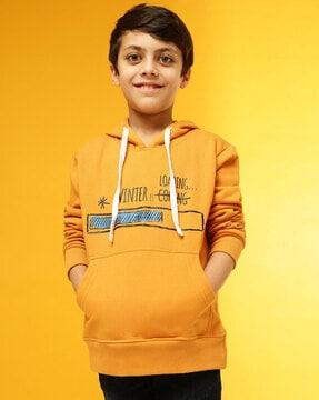 boys typographic print regular fit hoodie with kangaroo pocket