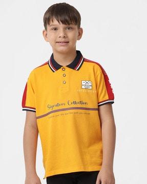 boys typographic print regular fit polo t-shirt