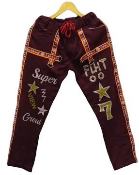 boys typographic print slim fit pants