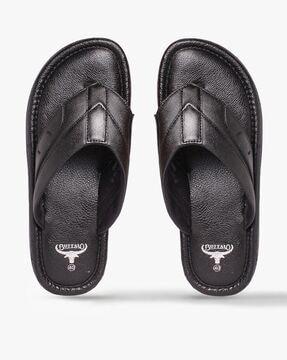 brand print thong-strap sandals