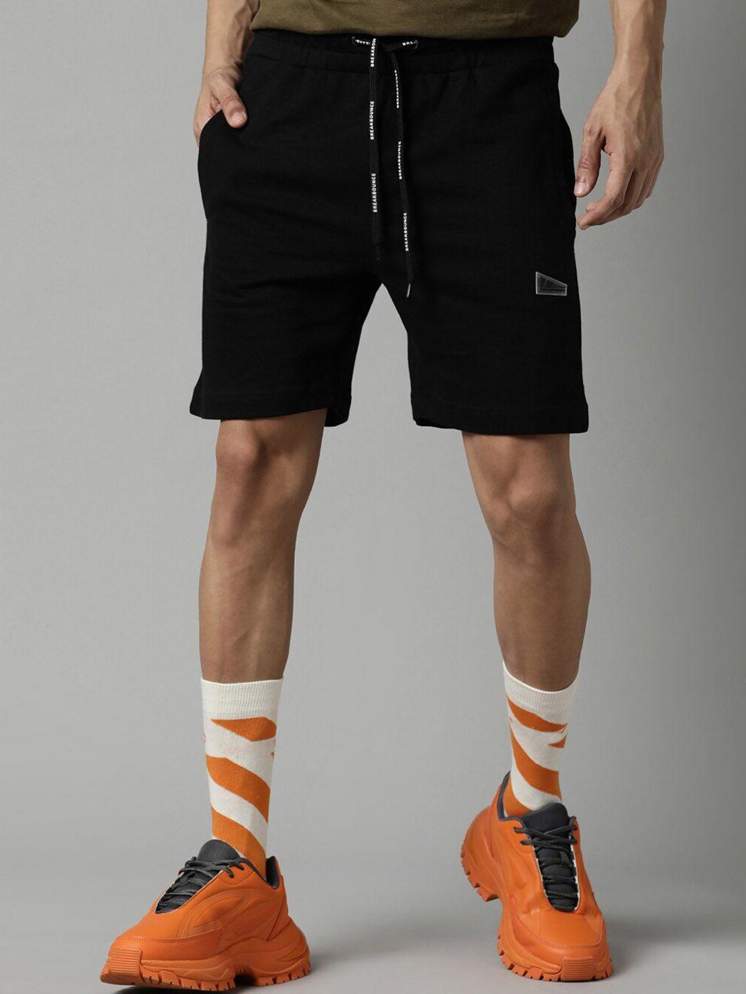 breakbounce-men-black-solid-regular-fit-shorts