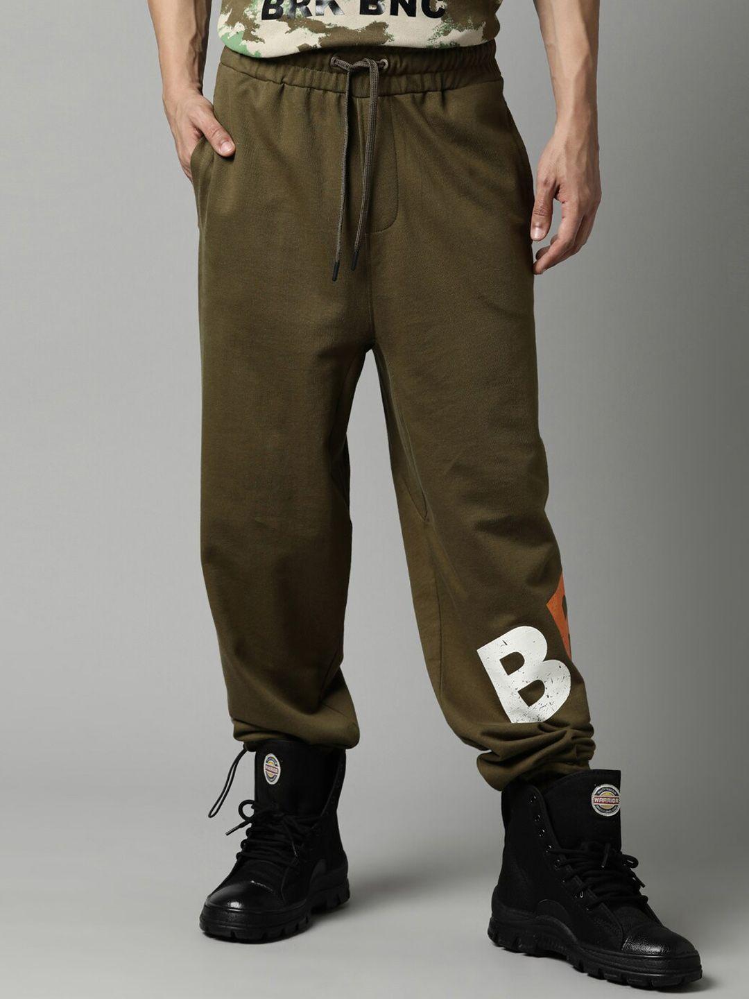 breakbounce men olive green solid pure cotton relaxed fit joggers