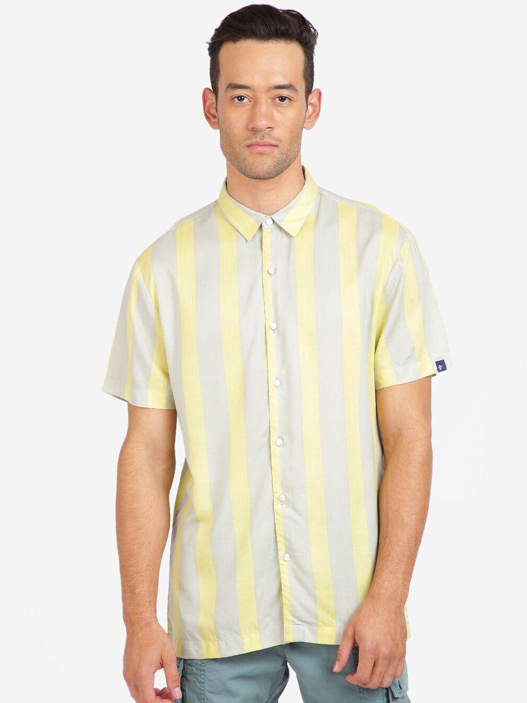 breakbounce men silver-toned & yellow slim fit striped casual shirt