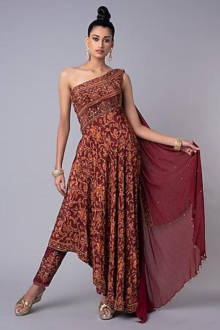 brick red embroidered one-shoulder tunic look