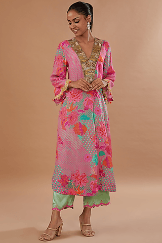 bright pink crepe printed & embroidered kurta set