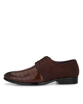 brogues shoes with lace-up fastening