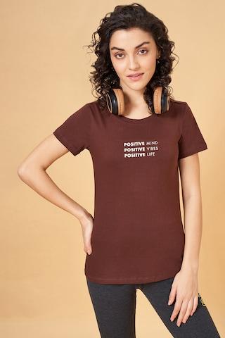 brown print active women regular fit t-shirt