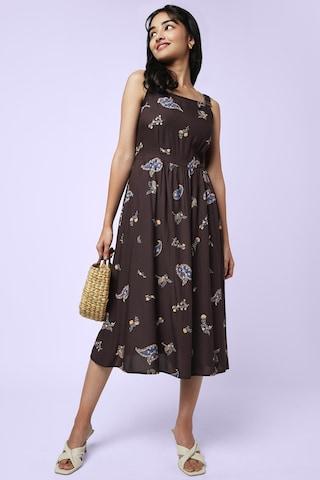 brown printeded square neck casual calf-length sleeveless women flared fit dress