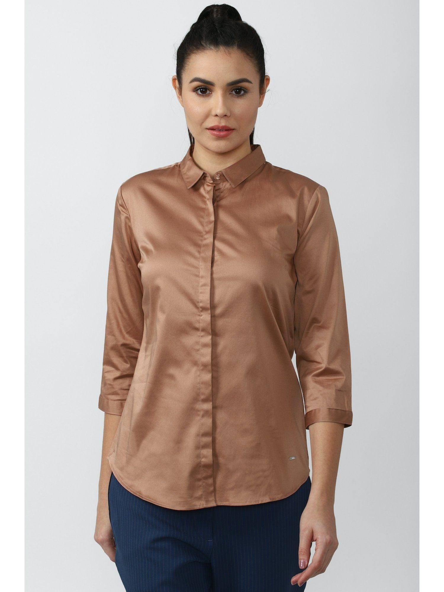 brown shirt