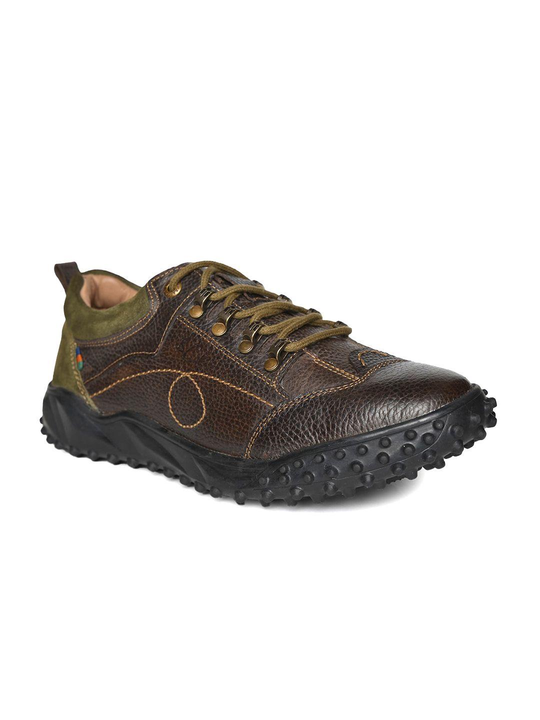 buckaroo men textured leather trekking shoes
