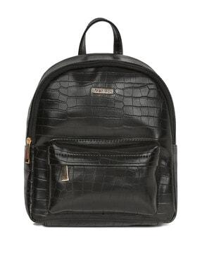 bucket backpack with zip closer