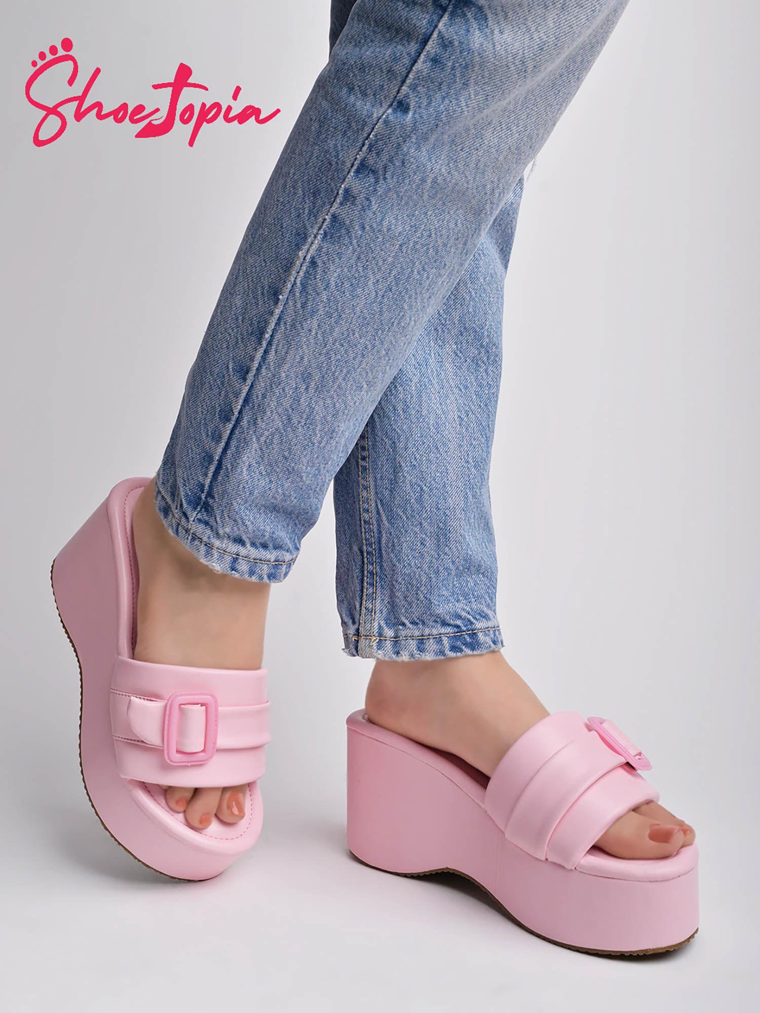 buckle detailed pink platform heel sandals