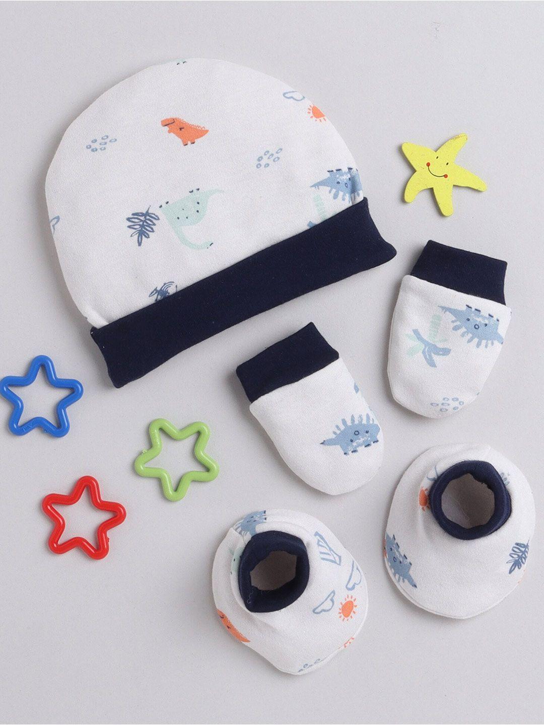 bumzee boys printed cotton beanie with mittens and booties set